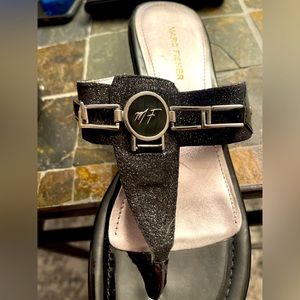 Women’s Flat Sandals